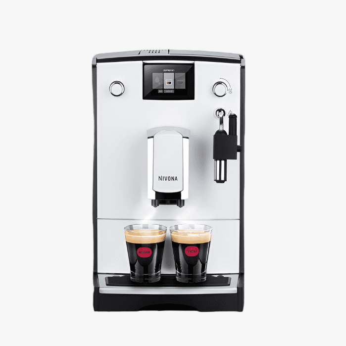 Nivona Cafe Romantica 550 espressomachine met melkopschuimer, twee kopjes espresso op het lekrooster, ideaal voor koffie- en cappuccinoliefhebbers.