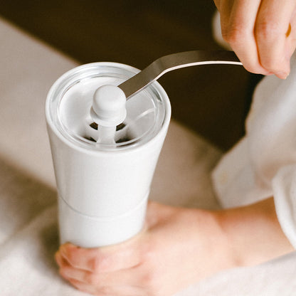 Hario Simply Ceramic Koffiemolen Wit Koffie Kenner