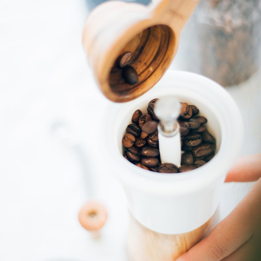 Hario Olive Wood Handmatige Koffiemolen Koffie Kenner