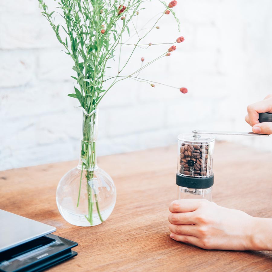 Hario Smart G Koffiemolen Transparant Koffie Kenner