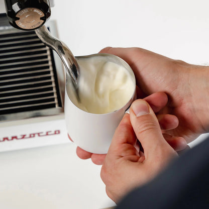 https://cdn.shopify.com/s/files/1/0920/8548/5951/files/Essentials_pitcher_350_white_02.webp?v=1760094372
