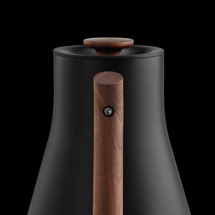 Fellow - Corvo EKG 0,9l - Matte Black Pro - Walnut Handle Koffie Kenner
