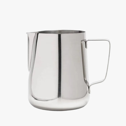 https://cdn.shopify.com/s/files/1/0920/8548/5951/files/Melkkannetje-latte-art-Essentials-350ml-rvs-scaled.webp?v=1760093810