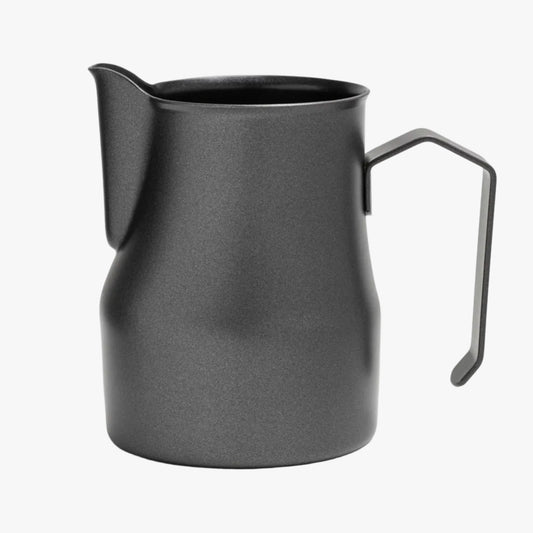 https://cdn.shopify.com/s/files/1/0920/8548/5951/files/Milk-pitcher-latte-art-Italian-500ml-black-scaled.webp?v=1760094826