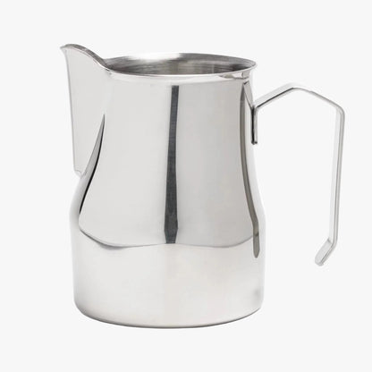 https://cdn.shopify.com/s/files/1/0920/8548/5951/files/Milk-pitcher-latte-art-Italian-500ml-stainless-steel-scaled.webp?v=1760094860
