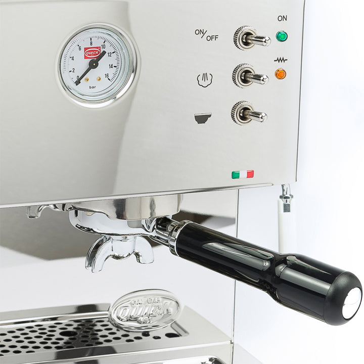 https://www.euroquick.nl/wp-content/uploads/2015/01/Quickmill-3035-espressomachine-close-up-1.jpg