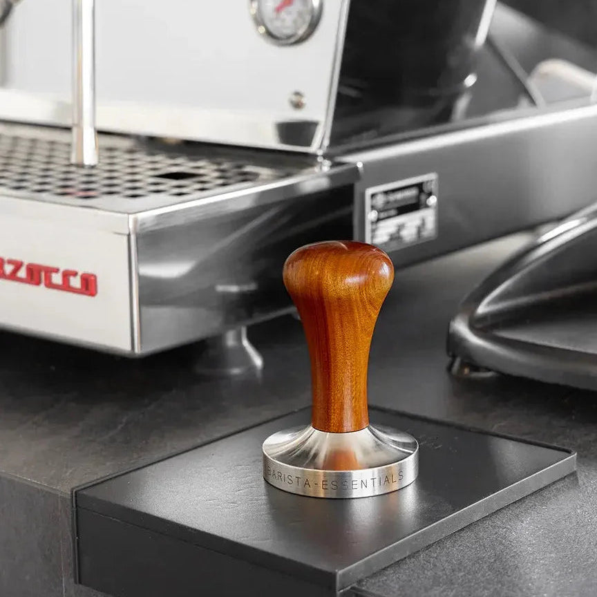 https://cdn.shopify.com/s/files/1/0920/8548/5951/files/Tamper_wood_58.5-1.webp?v=1760100697