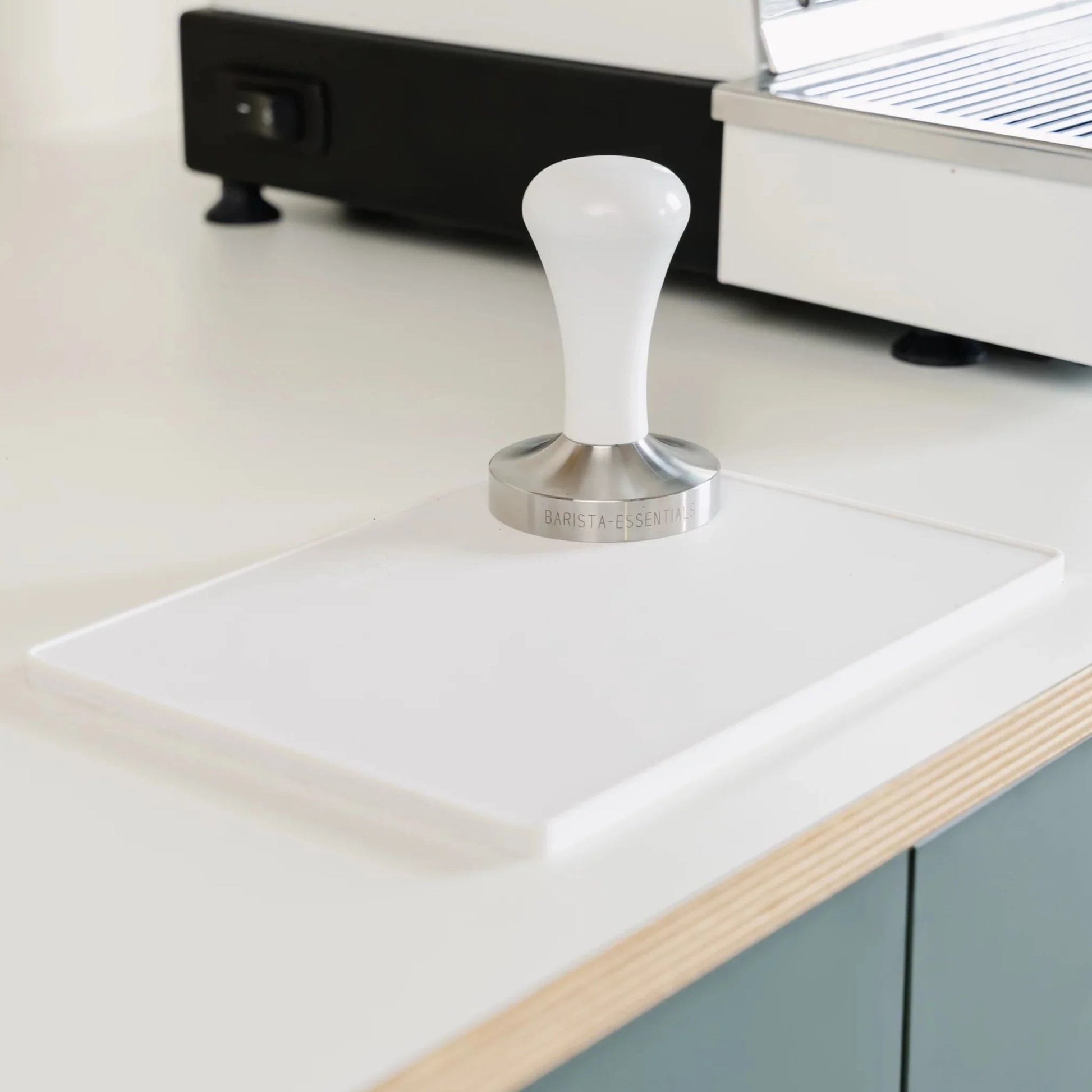 https://cdn.shopify.com/s/files/1/0920/8548/5951/files/Tamping_mat_flat_white_03-scaled.webp?v=1760101441