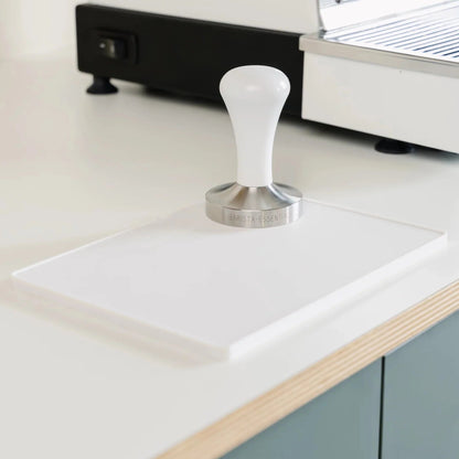 https://cdn.shopify.com/s/files/1/0920/8548/5951/files/Tamping_mat_flat_white_03-scaled.webp?v=1760101441