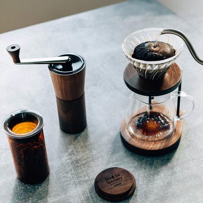 Hario V60 Drip Stand Walnut Koffie Kenner