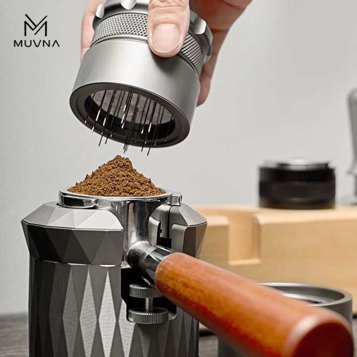 MUVNA WDT Naaldverdeler Derde Generatie met Basis - Zwart 58mm Koffie Kenner